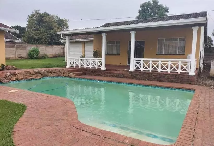تختخواب و صبحانه Restwell Accommodation