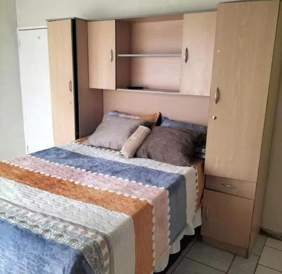تختخواب و صبحانه Restwell Accommodation