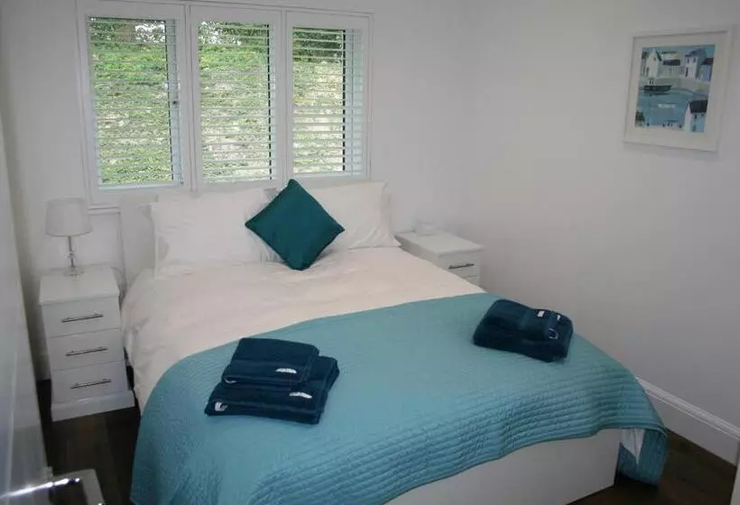 تختخواب و صبحانه The Cabin 2 Bedroom Property