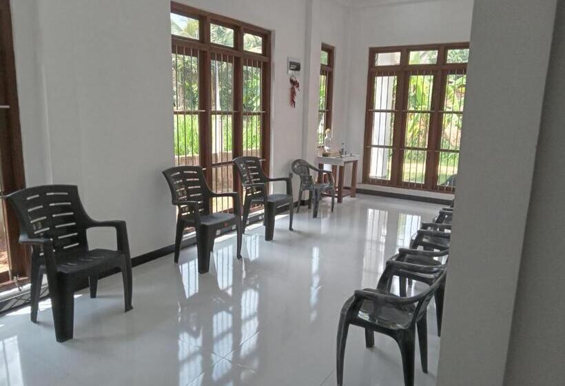 فندق Astral Residence