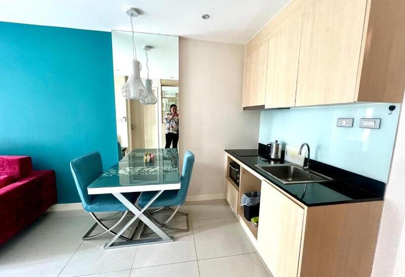 هتل Grande Caribbean Condo By Ping An