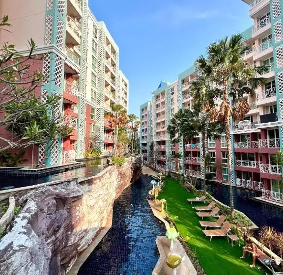 هتل Grande Caribbean Condo By Ping An