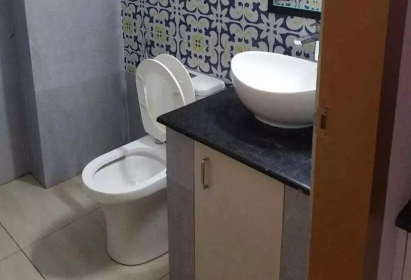 ホテル Oyo Kailath Saf E Stay Tourist Home
