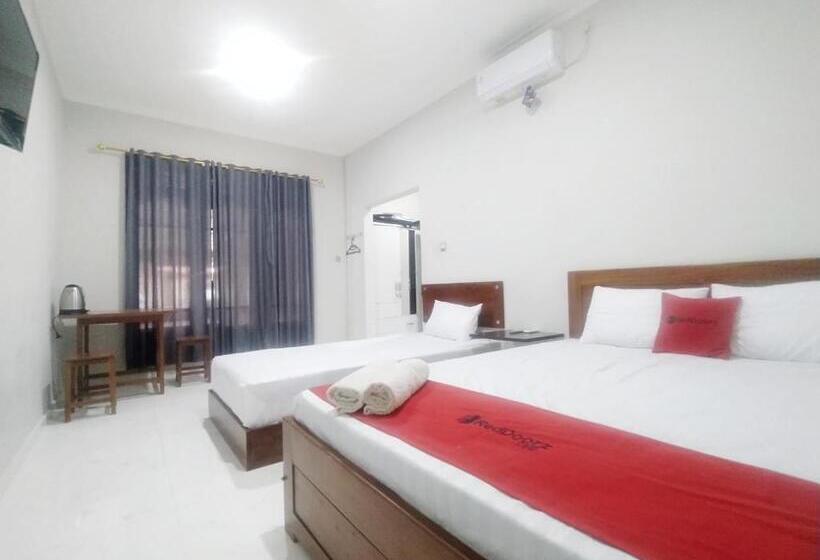 בית מלון כפרי Reddoorz Syariah Near Stasiun Purwokerto