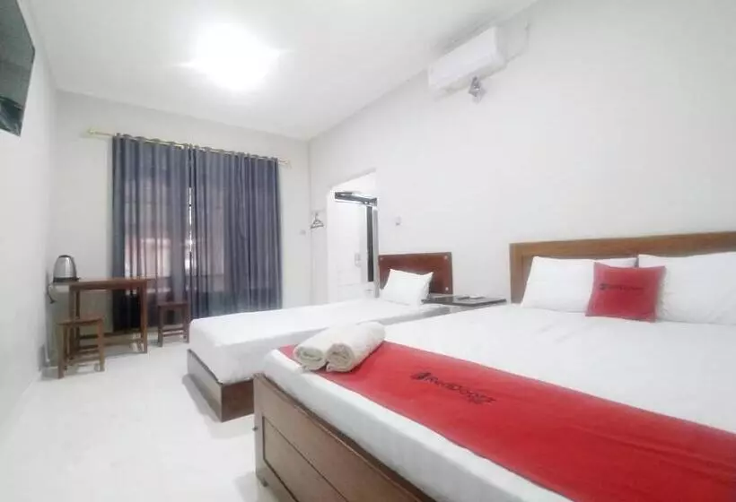 ホテル Reddoorz Syariah Near Stasiun Purwokerto