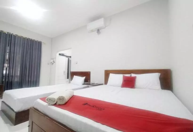 ホテル Reddoorz Syariah Near Stasiun Purwokerto