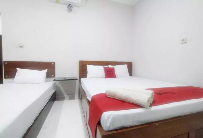 ホテル Reddoorz Syariah Near Stasiun Purwokerto