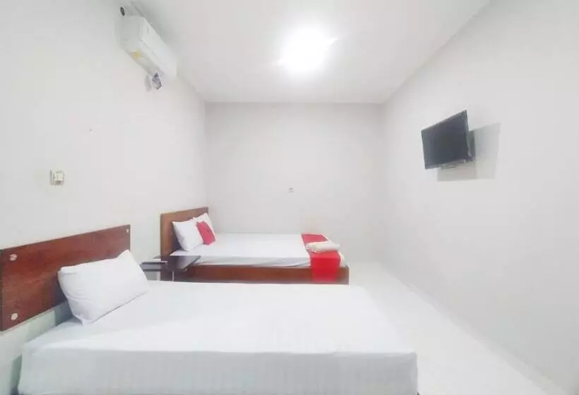 ホテル Reddoorz Syariah Near Stasiun Purwokerto