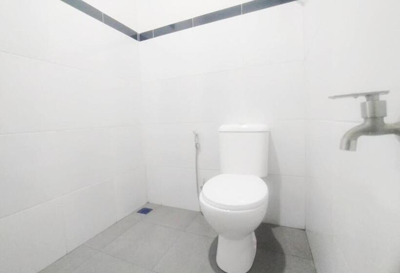 בית מלון כפרי Reddoorz Syariah Near Stasiun Purwokerto