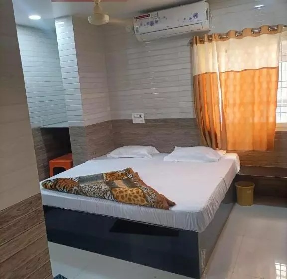ホテル Sri Guru Natha Residency