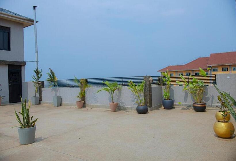 هتل Transit Haven