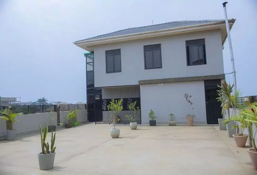 هتل Transit Haven