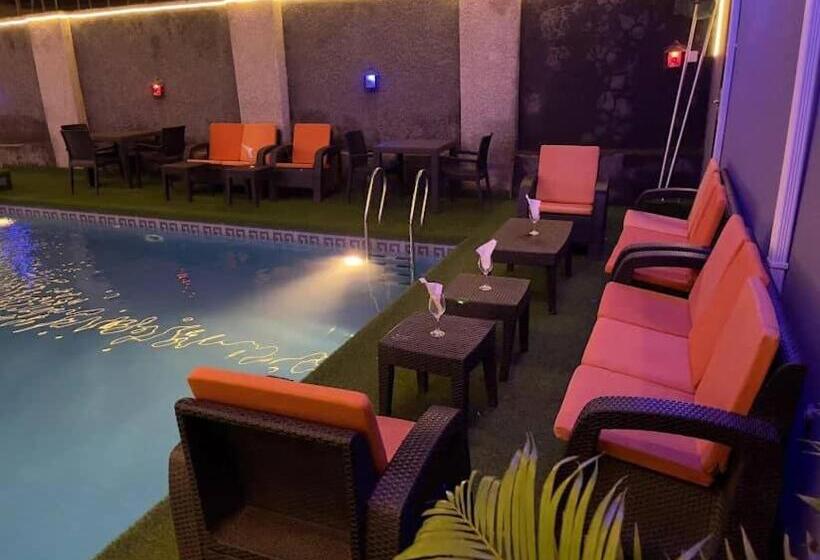 Infinite Luxury Hotels And Suites