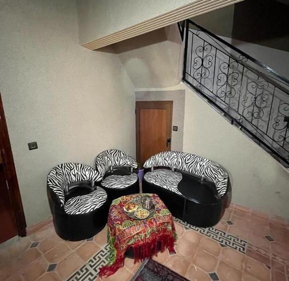 پانسیون Armed Family Lodge