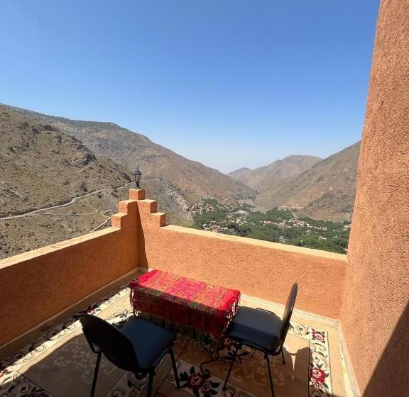 پانسیون Armed Family Lodge