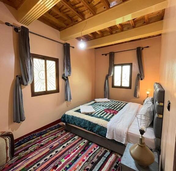 پانسیون Armed Family Lodge