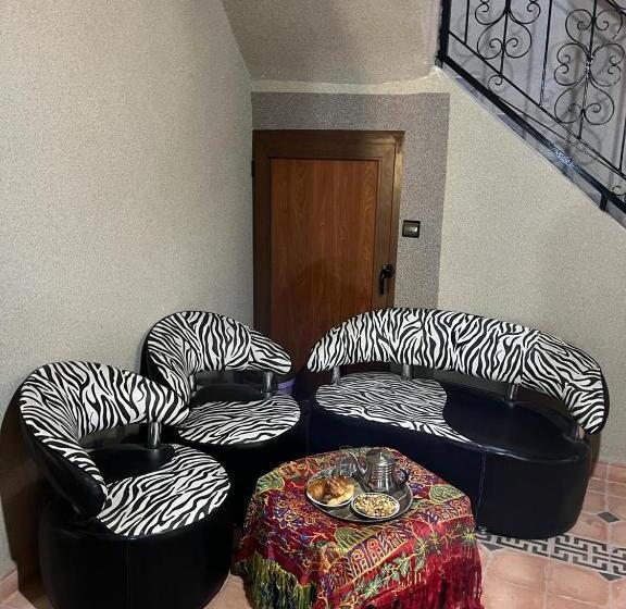 پانسیون Armed Family Lodge