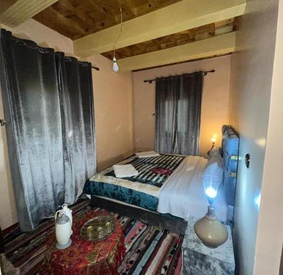 پانسیون Armed Family Lodge