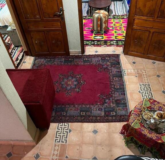 پانسیون Armed Family Lodge