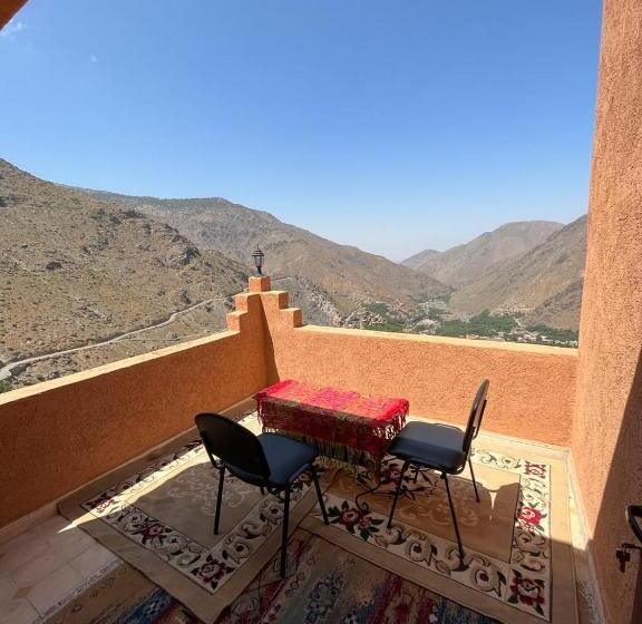 پانسیون Armed Family Lodge