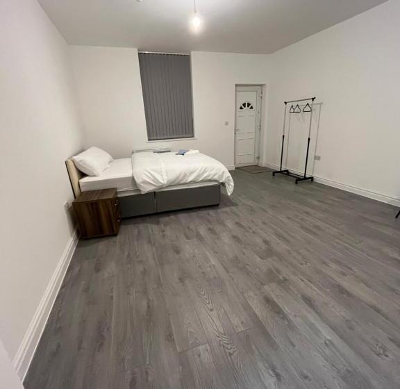 بنسيون Chief Vic Guest House