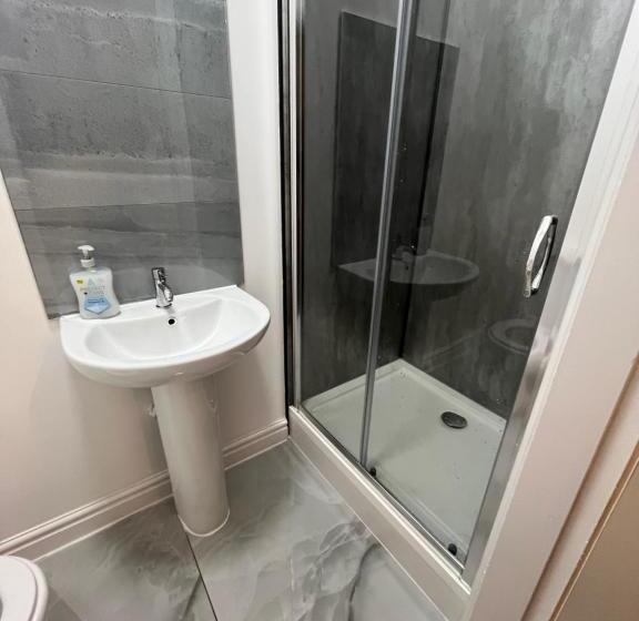 بنسيون Chief Vic Guest House