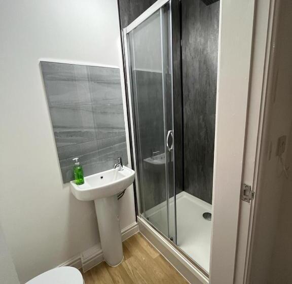 بنسيون Chief Vic Guest House