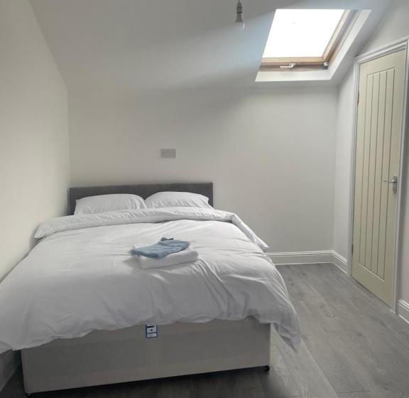 بنسيون Chief Vic Guest House