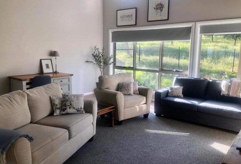 פנסיון Danara Cottage