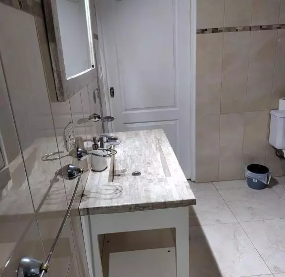 پانسیون Hostel Ezeiza