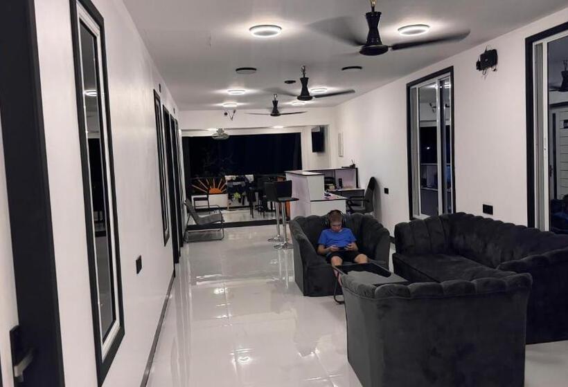 پانسیون Sunset Beach Stay At Mathiveri