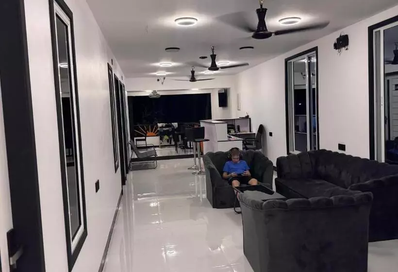 پانسیون Sunset Beach Stay At Mathiveri