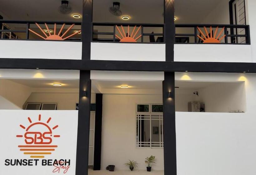 پانسیون Sunset Beach Stay At Mathiveri