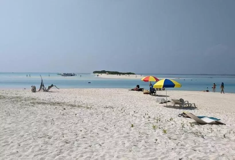 پانسیون Sunset Beach Stay At Mathiveri