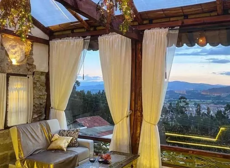 تختخواب و صبحانه Cabaña Esmeralda   Seilan Alojamiento Rural