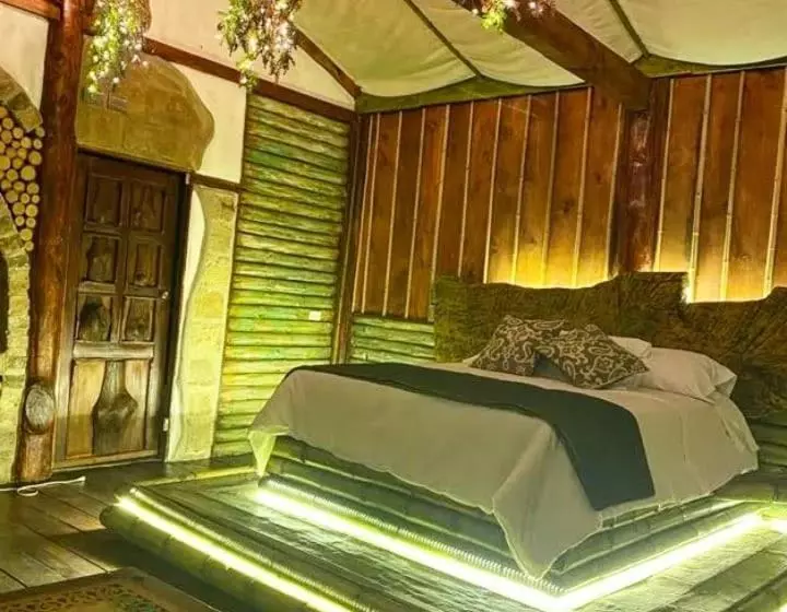 تختخواب و صبحانه Cabaña Esmeralda   Seilan Alojamiento Rural