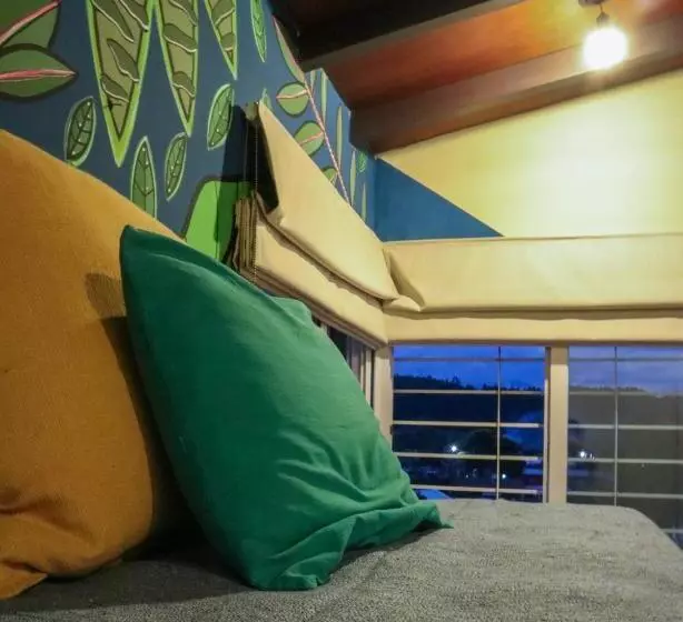 ベッドアンドブレックファースト Hostel House Casa De Los Pájaro