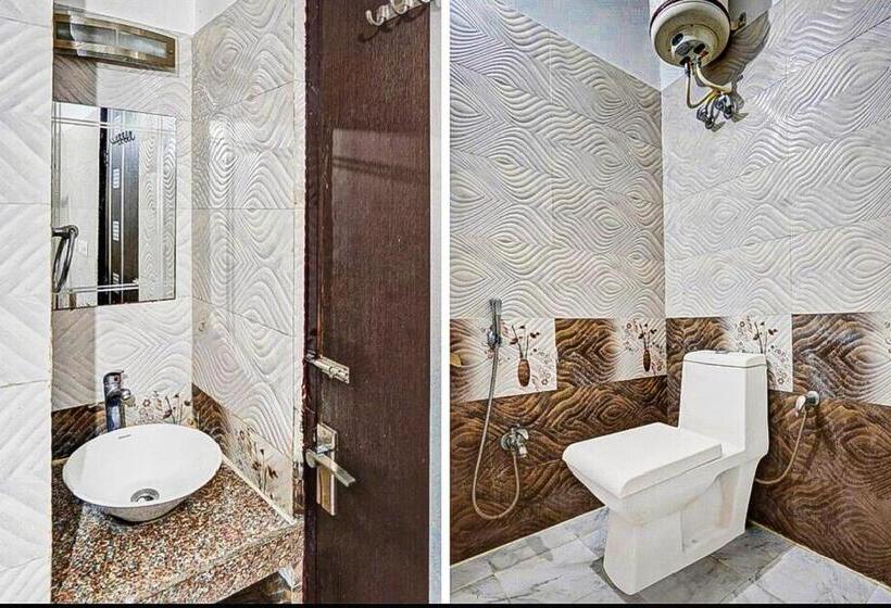 Collection O Hotel Sky Inn