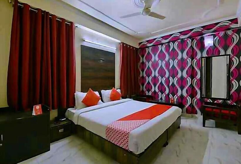 Collection O Hotel Sky Inn