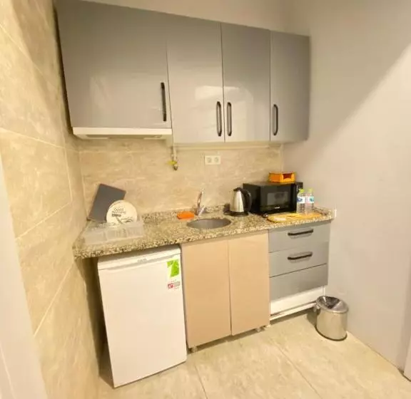 Cozy Suite With Balcony   On The Kadıköy Seaside