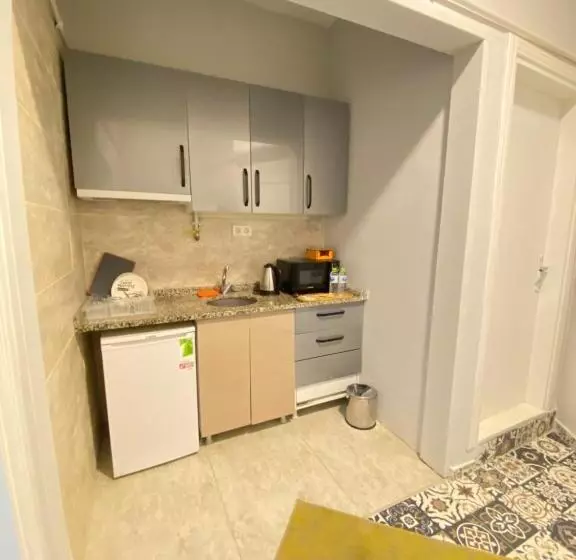 Cozy Suite With Balcony   On The Kadıköy Seaside
