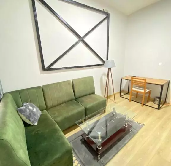 Cozy Suite With Balcony   On The Kadıköy Seaside