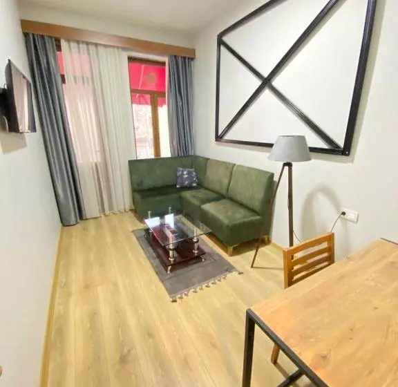 Cozy Suite With Balcony   On The Kadıköy Seaside