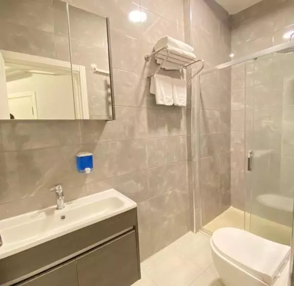 Cozy Suite With Balcony   On The Kadıköy Seaside