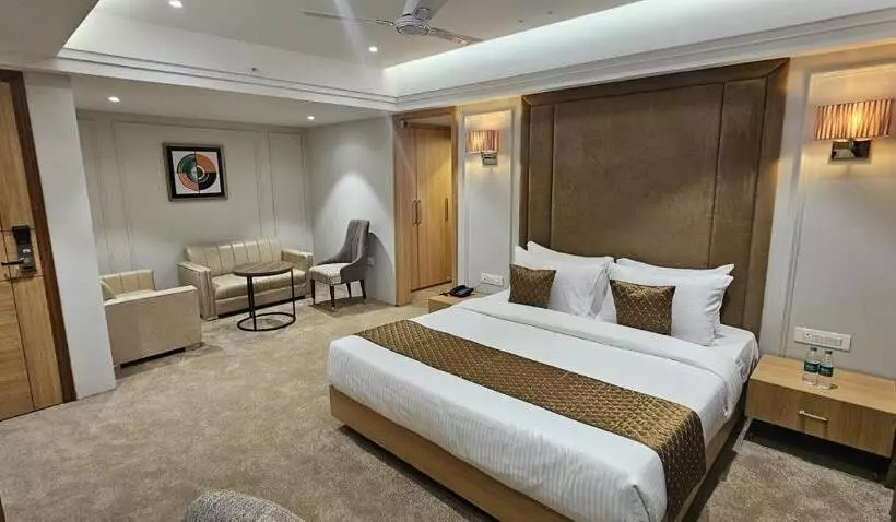 ホテル Alwar Royals