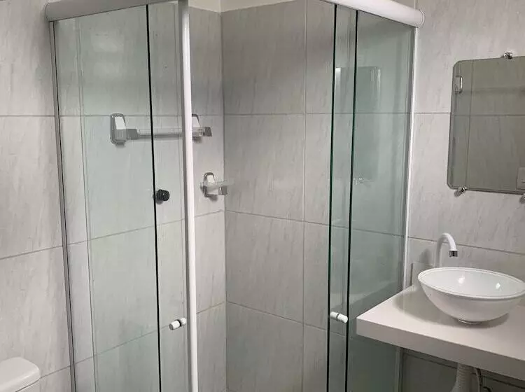 Hotelli Pousada Leon