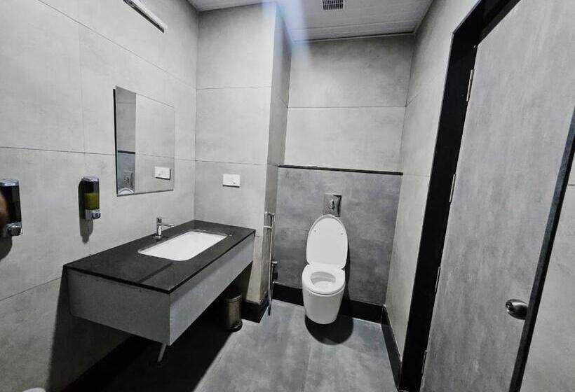 ホテル Sns Regency