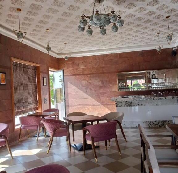 בית מלון כפרי The Haveli Resort