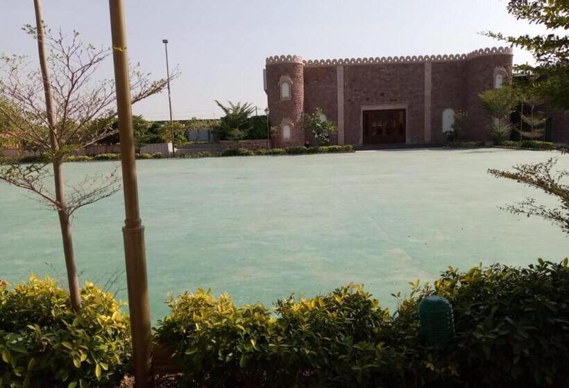 בית מלון כפרי The Haveli Resort