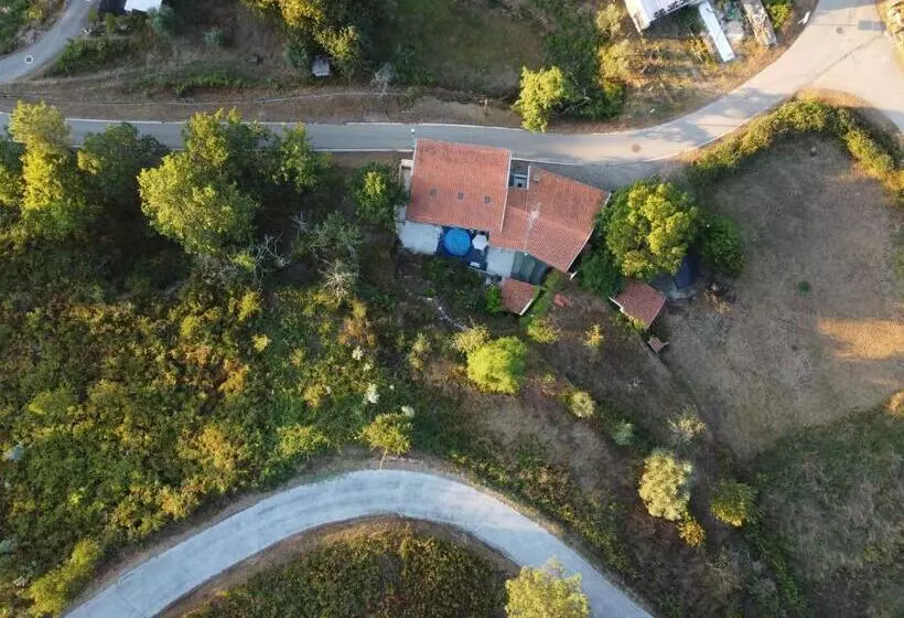 Hotelli Yellow House   Casa Amarela